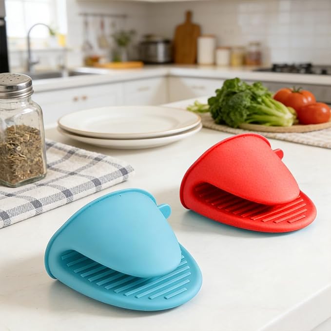 4 PCS Silicone Oven Mitts Heat Resistant Mini Oven Gloves - Image 2