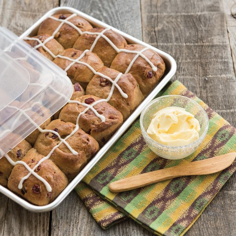 Nordic Ware Naturals Quarter Sheet with Lid