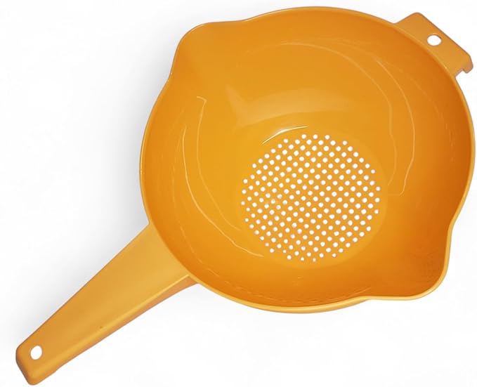 Tupperware 2 Quart Colander Strainer by Tupperware
