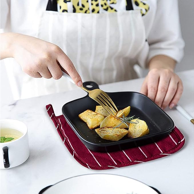 4Pcs Oven Mitts and Pot Holders, Heat Resistant Oven Mitts Set - Image 4