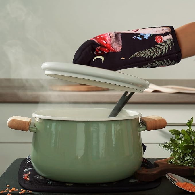 Bencailor 6 Pcs Mushroom Kitchen Towels Oven Mitts and Pot Holders Set - Image 4
