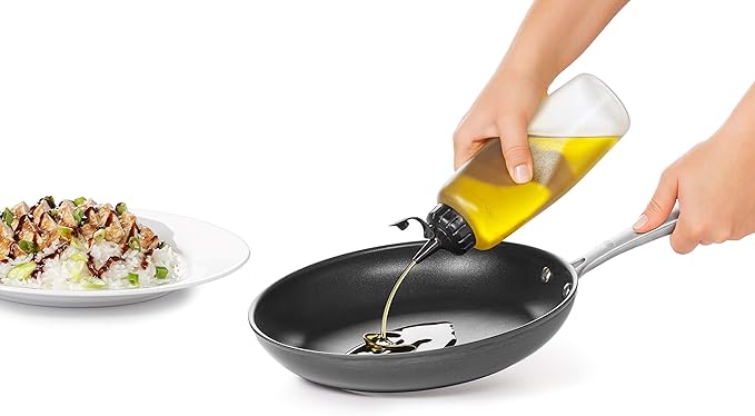 OXO Good Grips Chef's Squeeze Bottle - Image 10