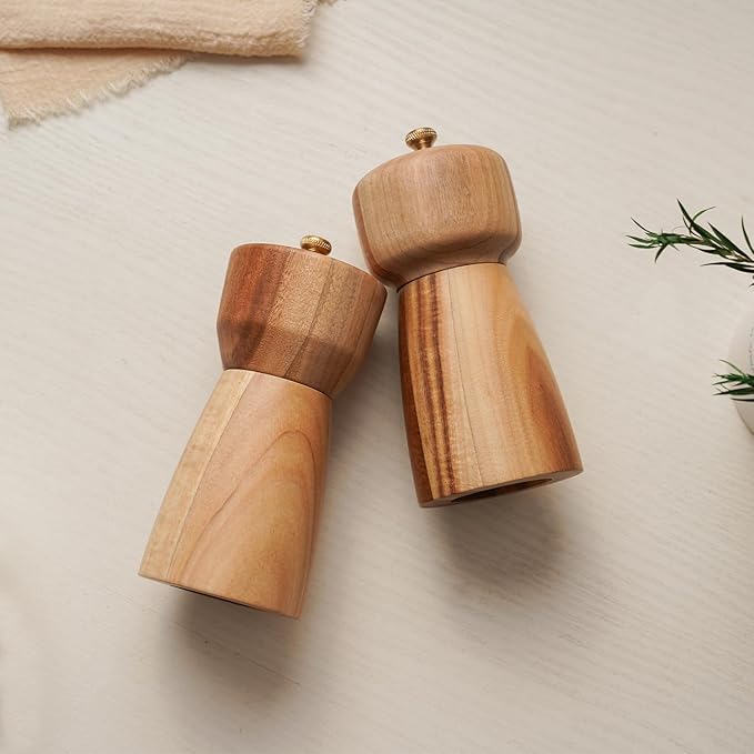 Salt and Pepper Grinder Set - Image 6