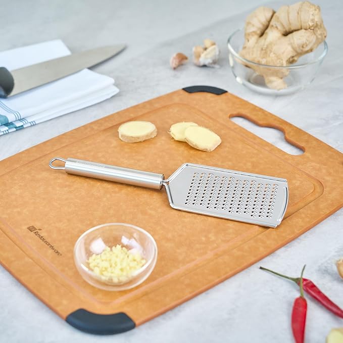 Restaurantware Stainless Steel Fine Cheese Grater - Image 7