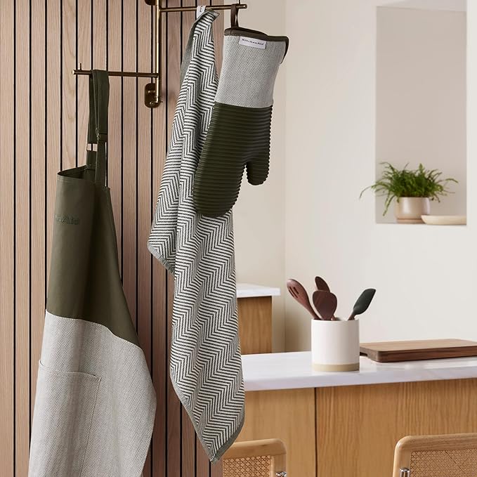 KITCHENAID® Evergreen Design Series Herringbone Ribbed Soft Silicone Oven Mitts - Image 2