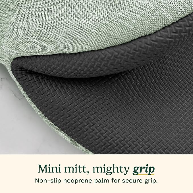 Cuisinart Mini Oven Mitts – 5.5” x 7” Heat-Resistant Kitchen Mitts - Image 4
