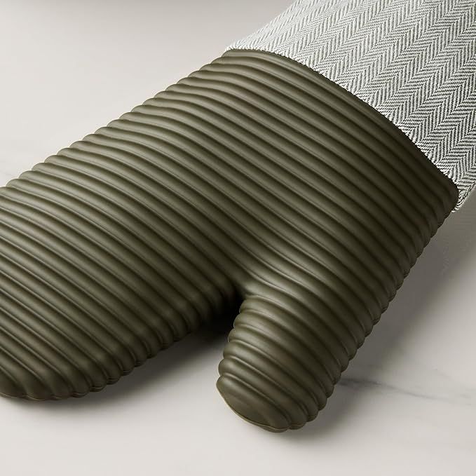 KITCHENAID® Evergreen Design Series Herringbone Ribbed Soft Silicone Oven Mitts - Image 6