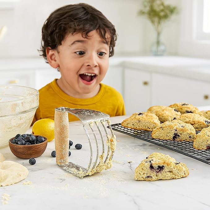 Mrs. Anderson’s Baking Professional 5-Blade Pastry Cutter and Dough Blender - Image 3