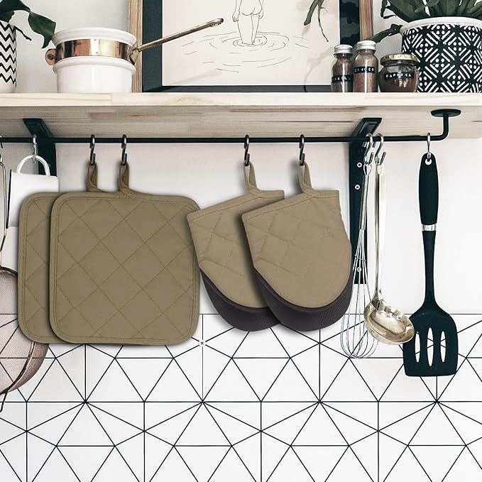 Oven Mitts and Pot Holders Set, Heat Resistant Silicone Kitchen Mini Oven - Image 7