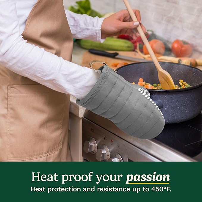 Cuisinart Mini Oven Mitts – 5.5” x 8” Heat-Resistant Kitchen Mitts - Image 3