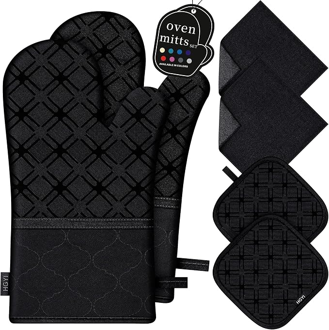 Oven Mitts and Pot Holders Set by HGYI